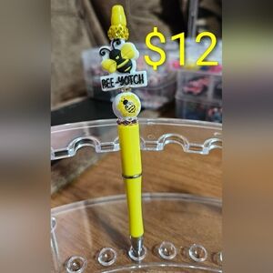 Beautiful Handmade Yellow Bee Pen with a Bee Focal On It.